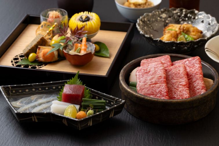 【一人ひと鍋】黒毛和牛すき焼きとふぐ会席　9,350円