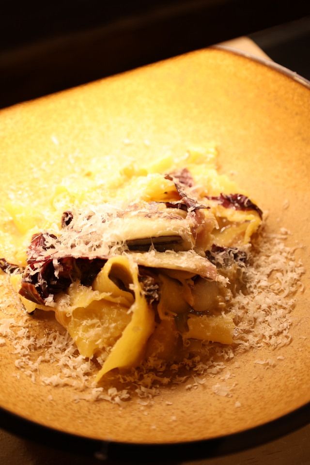 corso la montagna お肉料理、その場でお切りする生ハム（原木ごとに種類が変わります）を含む10〜11品のディナースタンダードコース