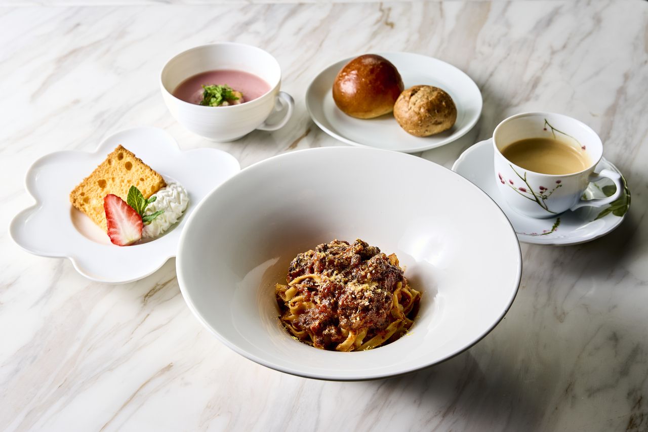 【TRIBUTE】　 Choice of Main Course with 9 kinds of Organic Tea KUSMI TEA