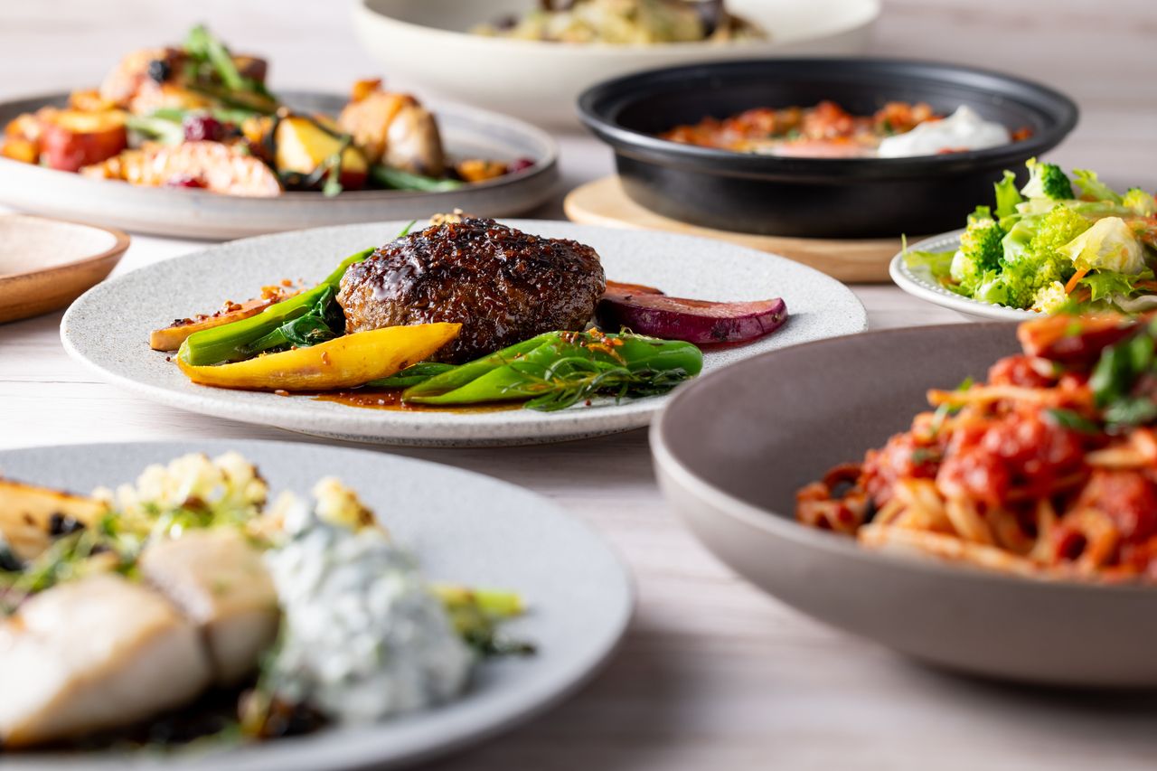 【Botanico Lunch】野菜たっぷり前菜サラダビュッフェと有機野菜などこだわり素材の選べるメイン＋食後のカフェ付き