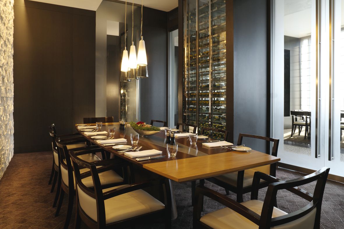 【Weekend lunch buffet・Private Dining Room】with a glass of champagne (Wine Table）