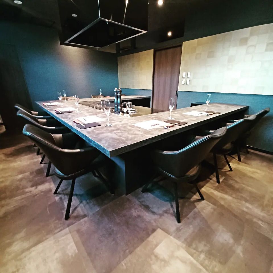 Private Room Exclusive Course — Limited to One Party Per Day