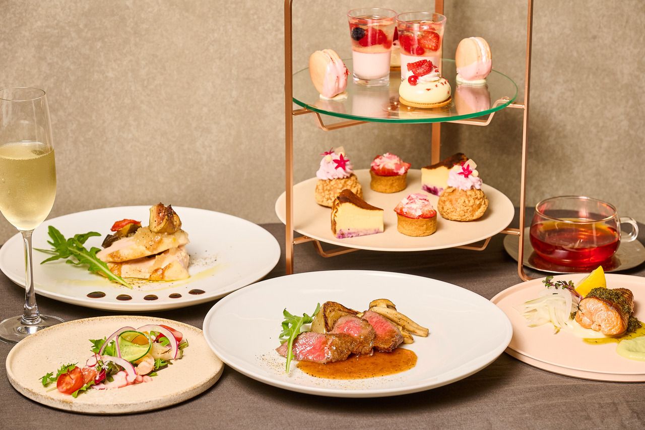 【GRAND AFTERNOON TEA LUNCH】選べるメイン＋贅沢なアフタヌーンティー＋乾杯スパークリングワイン付き