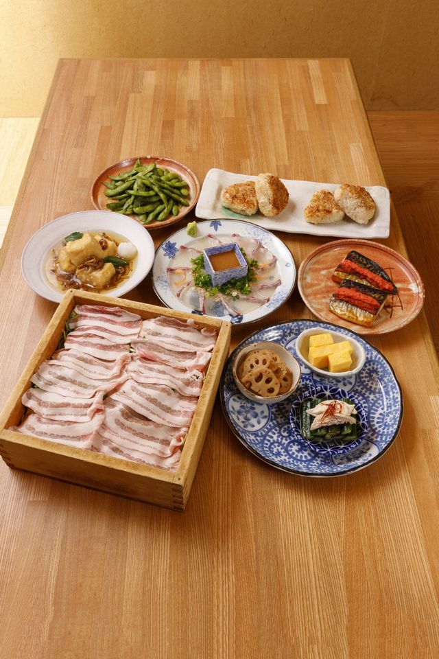 ◆曜日限定でタイムセール◆名物せいろ蒸し×鶏もも肉の竹皮焼きなど全9品【2h飲み放題付き】5,000円⇒4,000円(税込)