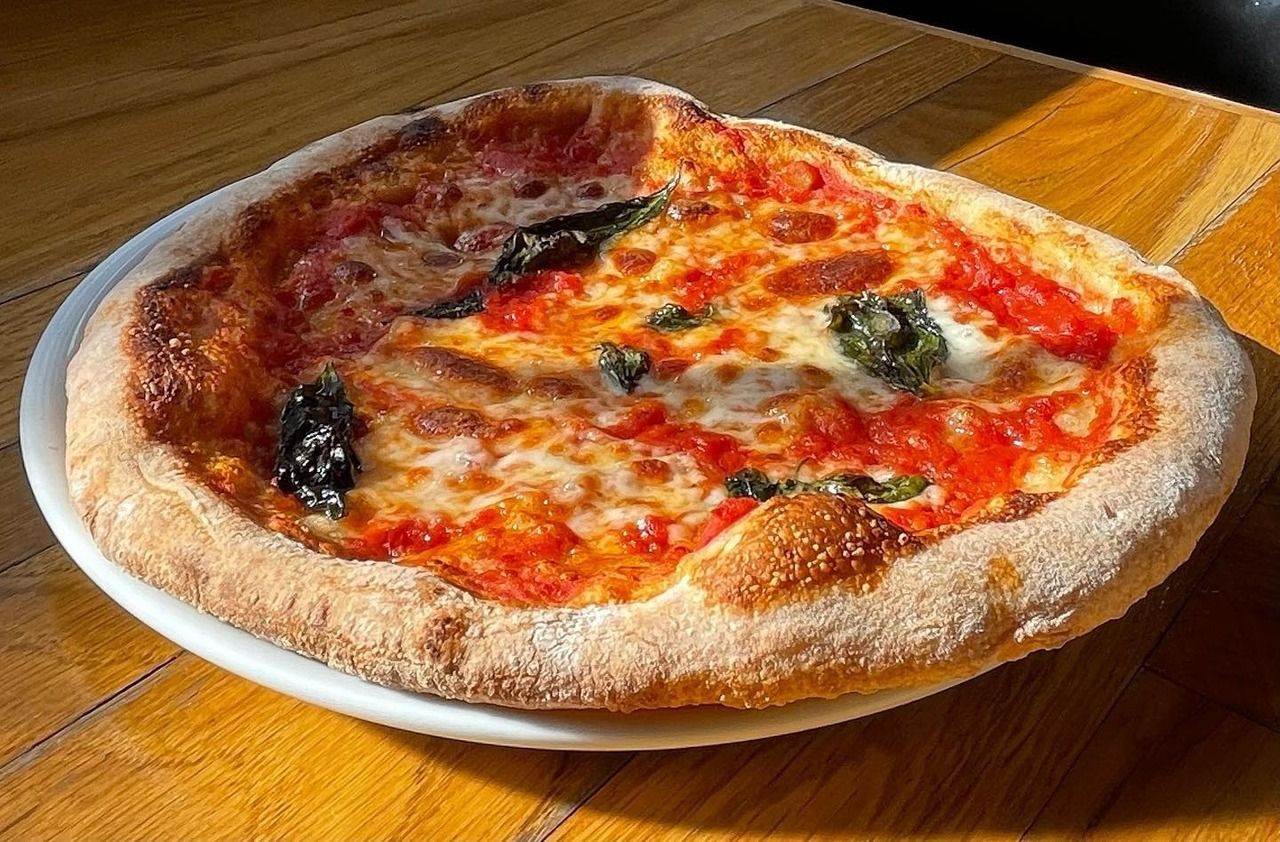 All-you-can-drink Italian course featuring authentic wood-fired pizzas and pasta, with Peroni and barrel-draft highballs