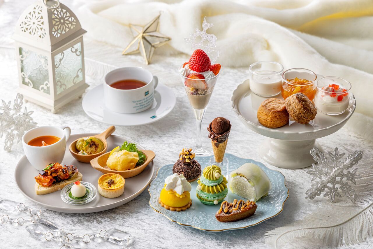 Advance reservation only — Winter Afternoon Tea (ウィンターアフタヌーンティー). Coffee and tea included (free-flow).