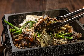 【秘伝】名物腹黒焼きと炭火焼鳥、馬刺し等々！！全9品【2時間飲み放題付】5,000円(税込)