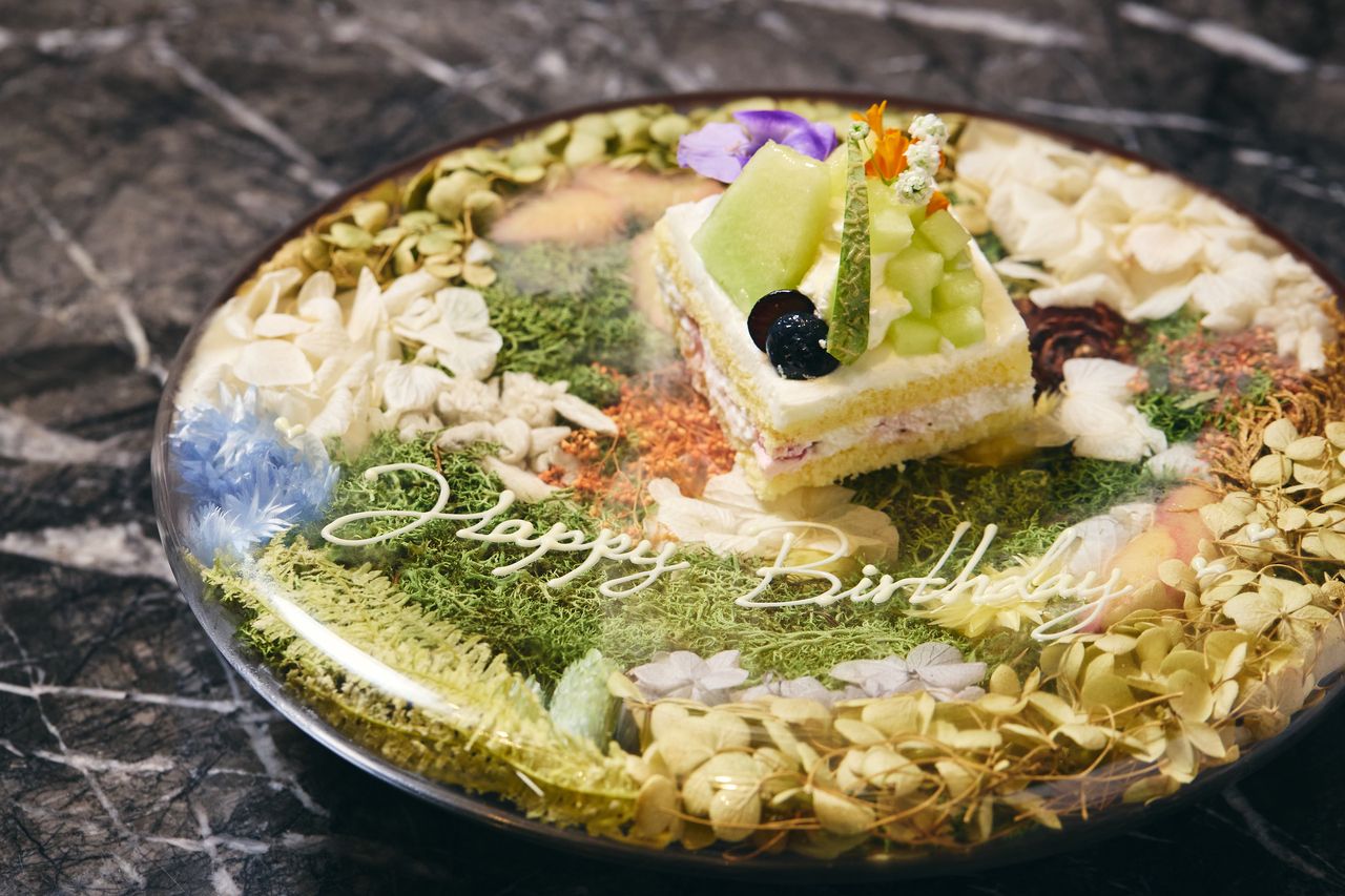 DINNER ANNIVERSARY CHEF'S COURSE — Includes a toast drink. 5 courses: 2 appetizers + pasta + main + dessert + message plate + coffee (from ¥6,000).