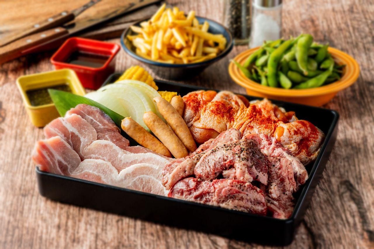 <秋冬　忘年会・宴会に>ボリューム満点！さらに世界のビールも飲める！！【カジュアルBBQコース】120分 アルコール飲み放題付  5000円→4000円