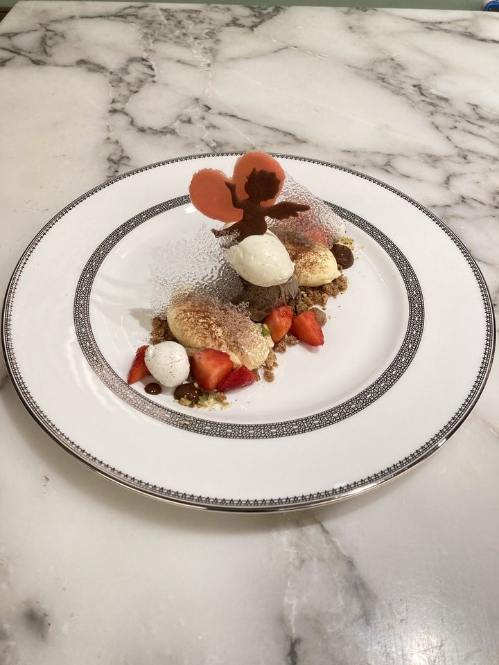 1-3 people, counter seating