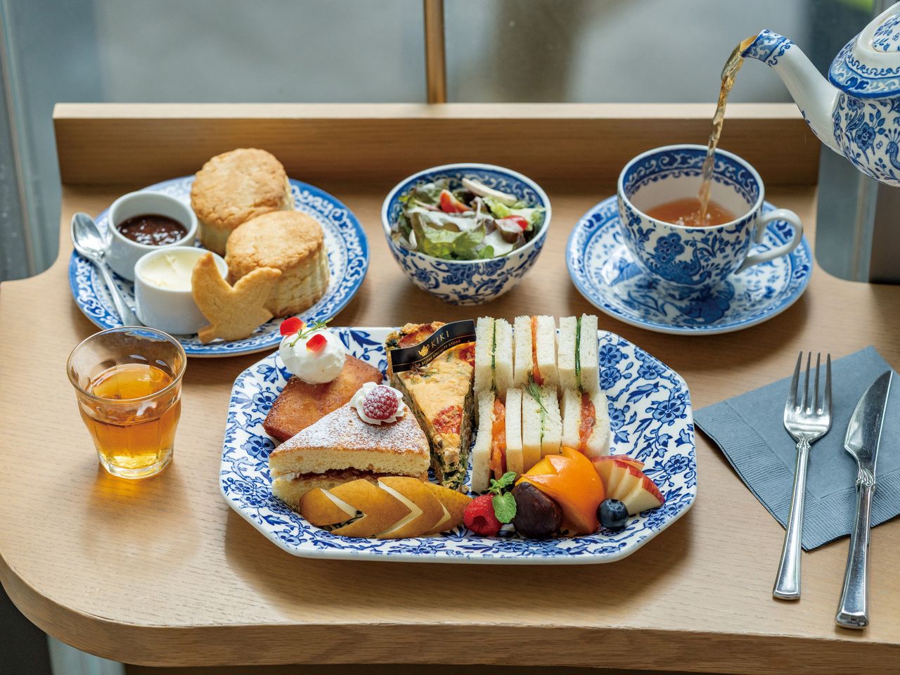 KIKI's Afternoon Tea Set -Umeda Style- (11:00-12:30) (18:30-20:00)