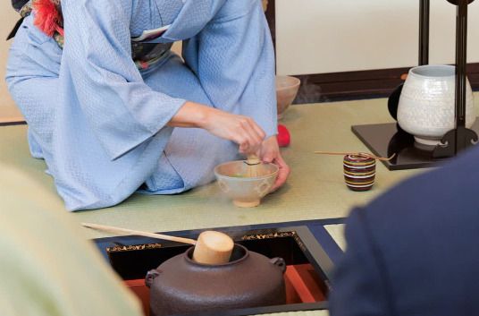 [Harajuku] Make your own matcha tea (with Japanese sweets)