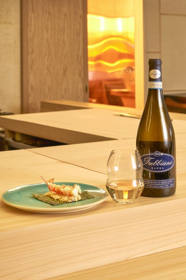 오마카세 코스＋와인 페어링 21,000엔(부가세 포함)