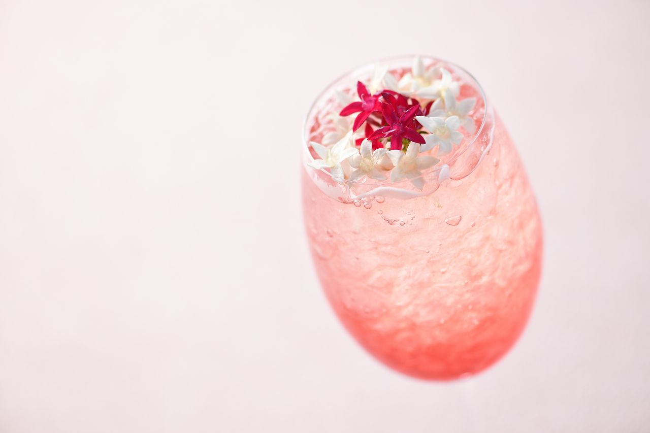 【1/10~4/30】봄꽃의 딸기 애프터눈 티+칵테일