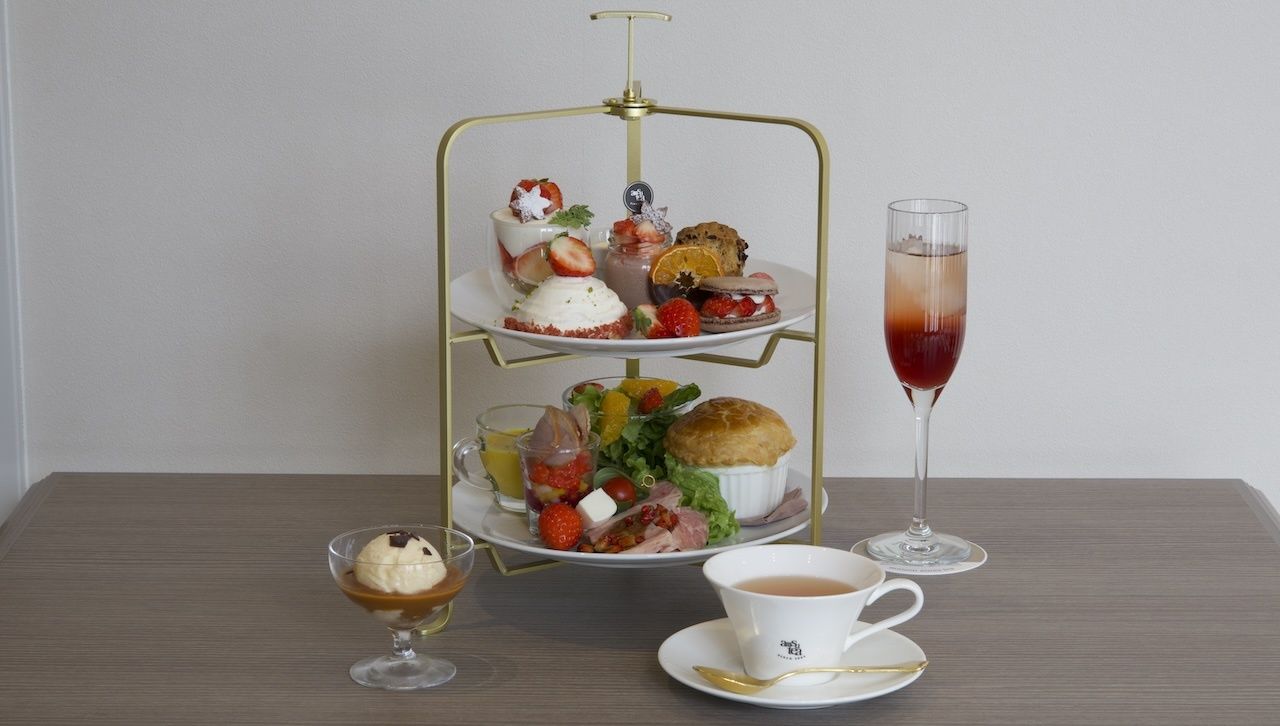 イヴェール・ロワイヤル・アフタヌーンティーセット (平日 11:30〜)