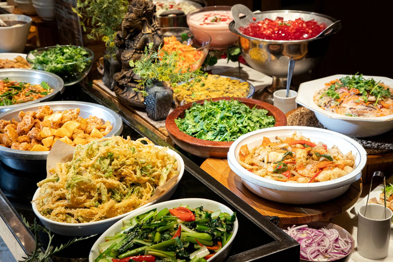 １月◇月～金曜日・祝前日◇90分制「アジアンスパイスとたっぷり野菜で、抗酸化作用や血行促進、デトックス効果などで、内側から肌の健康をサポートするエスニックランチビュッフェ」