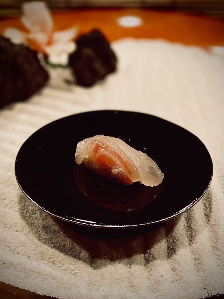 【個室】おまかせコース「２１年の醸し」握り8~10貫／料理4品ほど