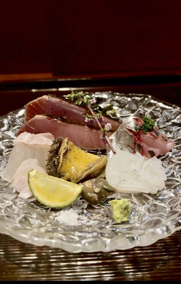 5 道主厨精选菜肴 + Kamado Rice（也可单点）