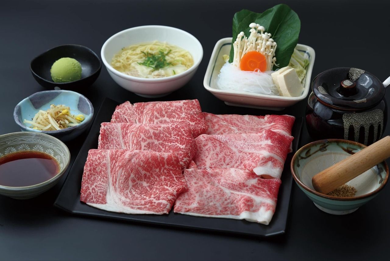 [Official Lowest Price Guarantee] Recommended for welcoming and farewell parties! Premium beef tasting course "A5 Rank Kobe Beef and Matsusaka Beef Tasting Course" includes appetizer, 200g total of Kobe Beef and Matsusaka Beef, wonton noodles for the final course, dessert, and one drink!