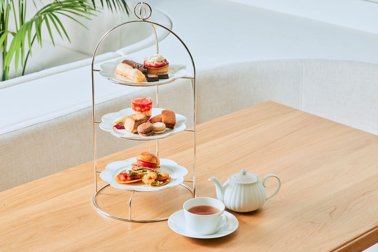MAISON AFTERNOON TEA (welcome sparkling wine + free-flowing drinks)