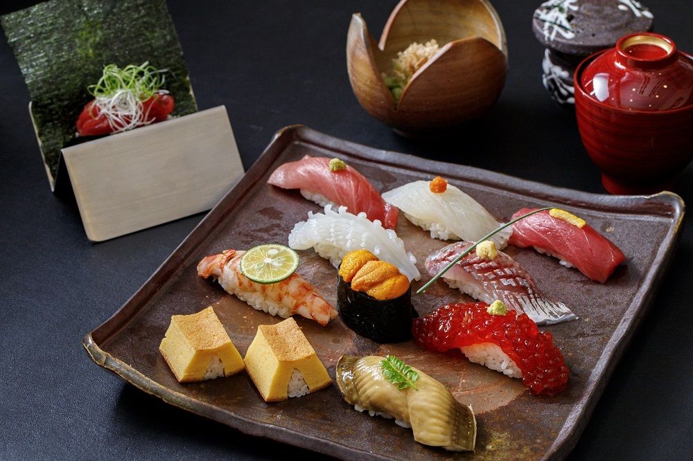  [Lunch] Chef's Choice Nigiri (11 varieties)