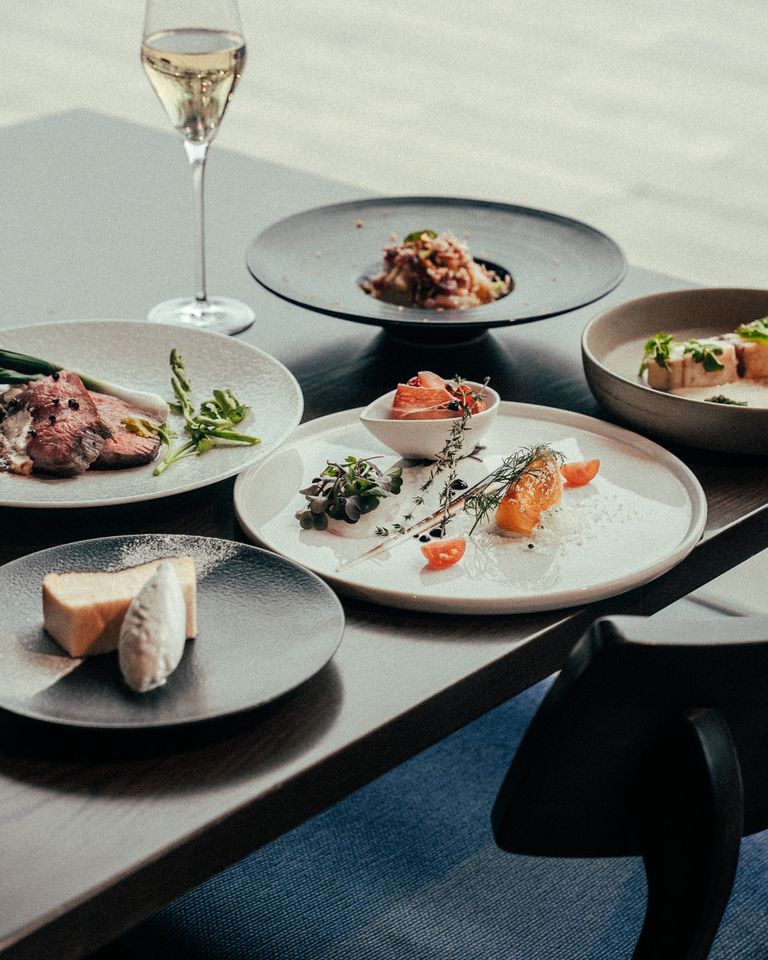 土日祝限定【Chef’s Seasonal Selection – Lunch＋プレミアムフリードリンク付き】
