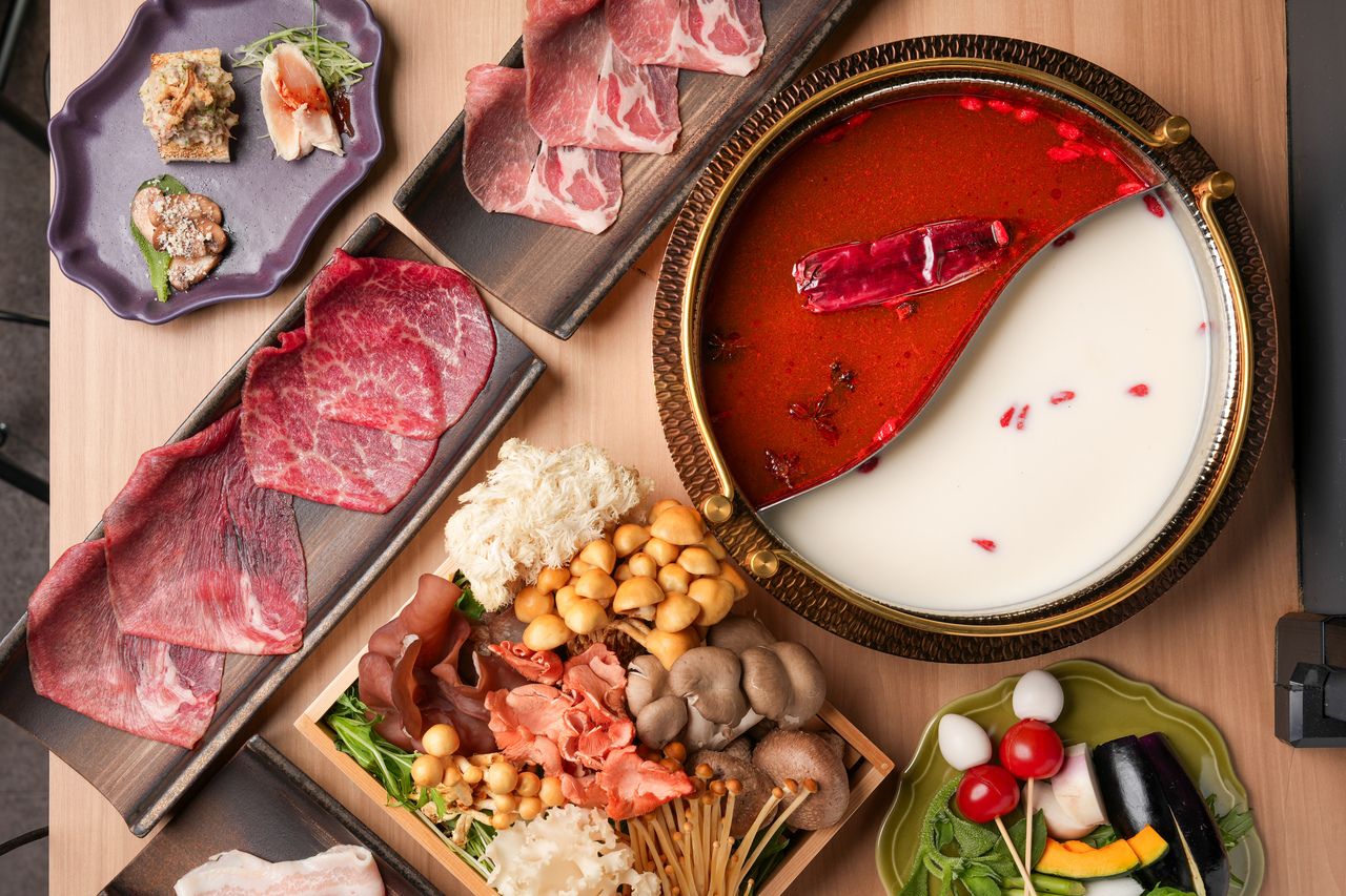 【火鍋】とろける三種肉と旬野菜香る贅沢鍋コース