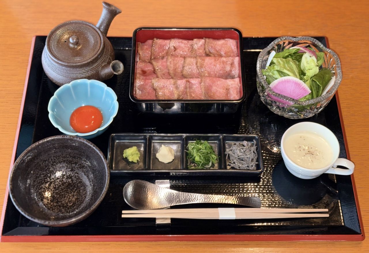 Roast Japanese Black Beef Rice Bowl