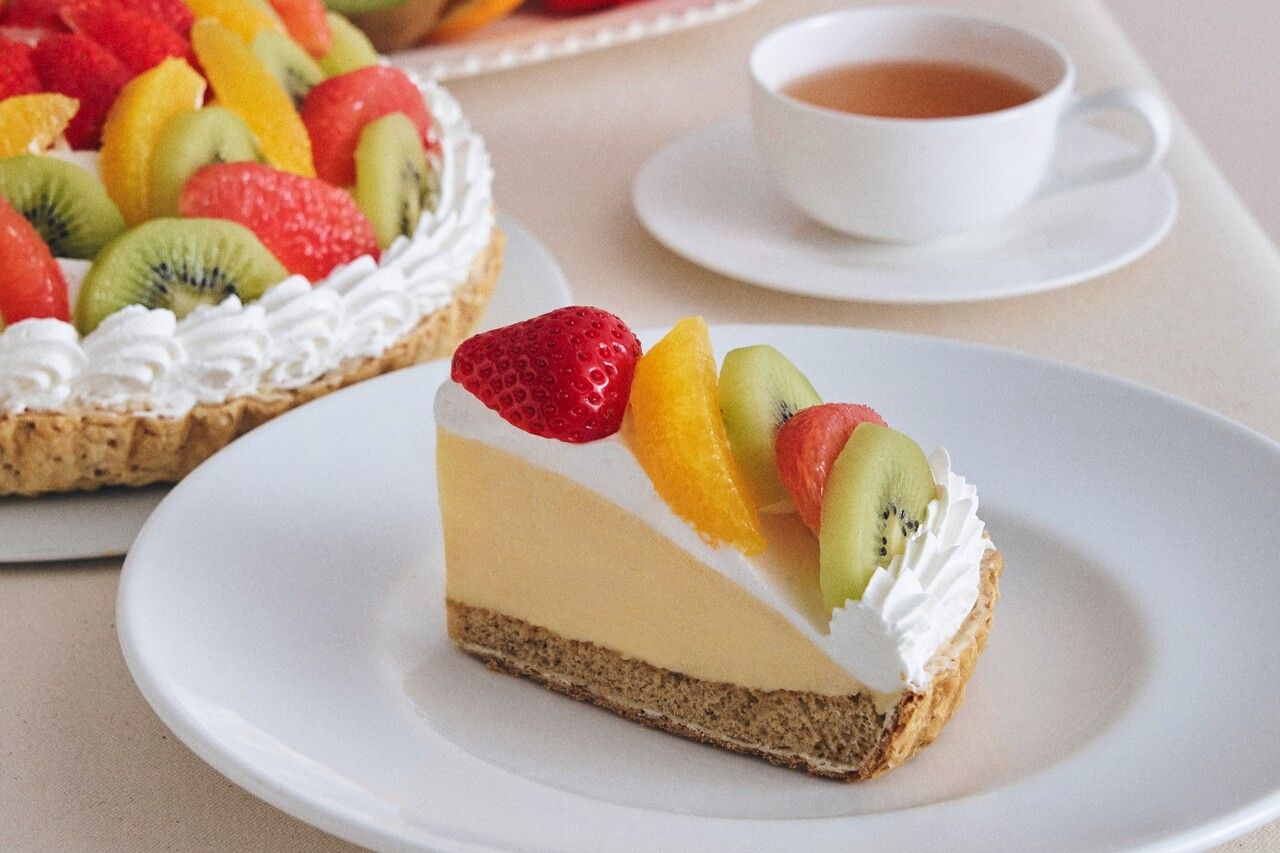 【4/1～スタート！季節限定】ドリンクセット / ごろっと果実のフルーツケーキパイ