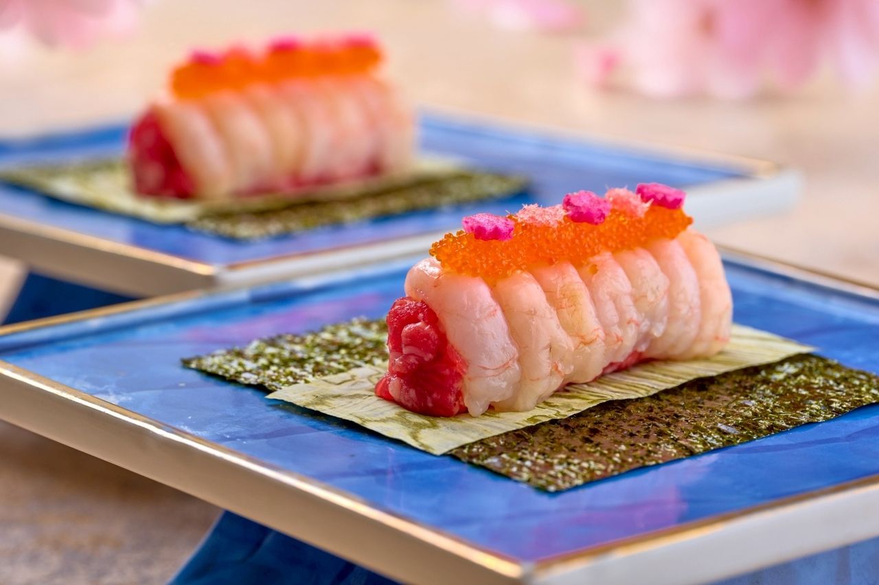 期間限定5月31日まで。新【うしみつ特別コース】飲み放題付き！新商品「和牛と甘エビのユッケドッグ」「厳選焼物6種」「海苔冷麺」をご提供。