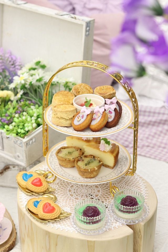 Uriel Afternoon Tea Set