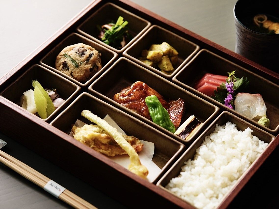 【季節の箱膳】主菜を3種類から選べる、華香特製御膳
