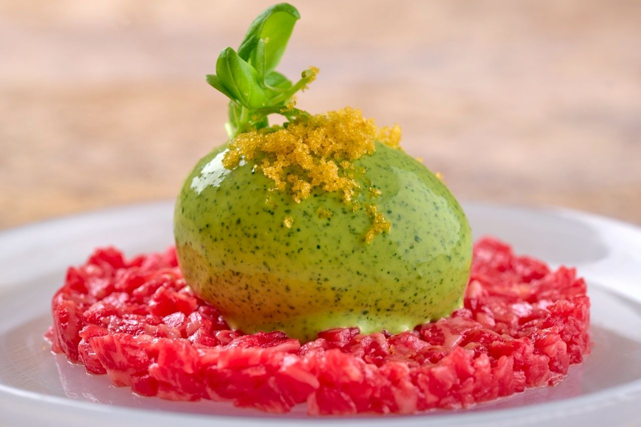 New! Summer's [THE Ushimitsu Course] A course where you can enjoy Ushimitsu from start to finish. We offer summer oeuf mayo yukke ~basil mayo~, a spicy brioche cutlet sandwich with carefully selected fillet steak, and stone-grilled garlic curry!