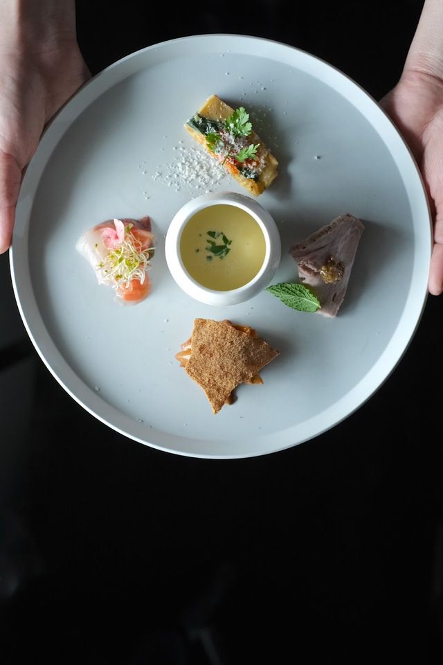 【One drink + Pasta Lunch Course】Assorted appetizers, 7 pasta options to choose from, dessert – a total of 3 courses + a toast drink