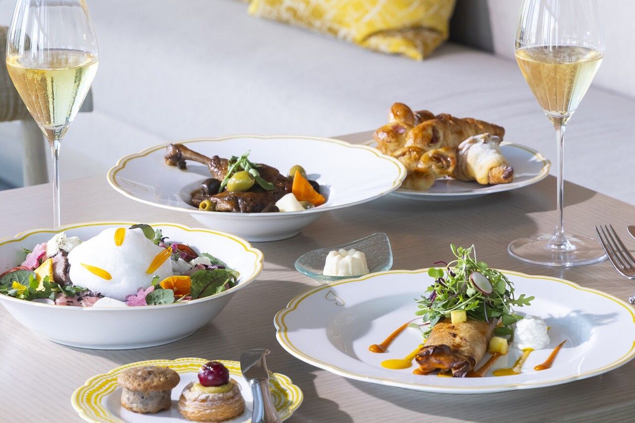 Jolie Signature Brunch /Free Flow Champagne
