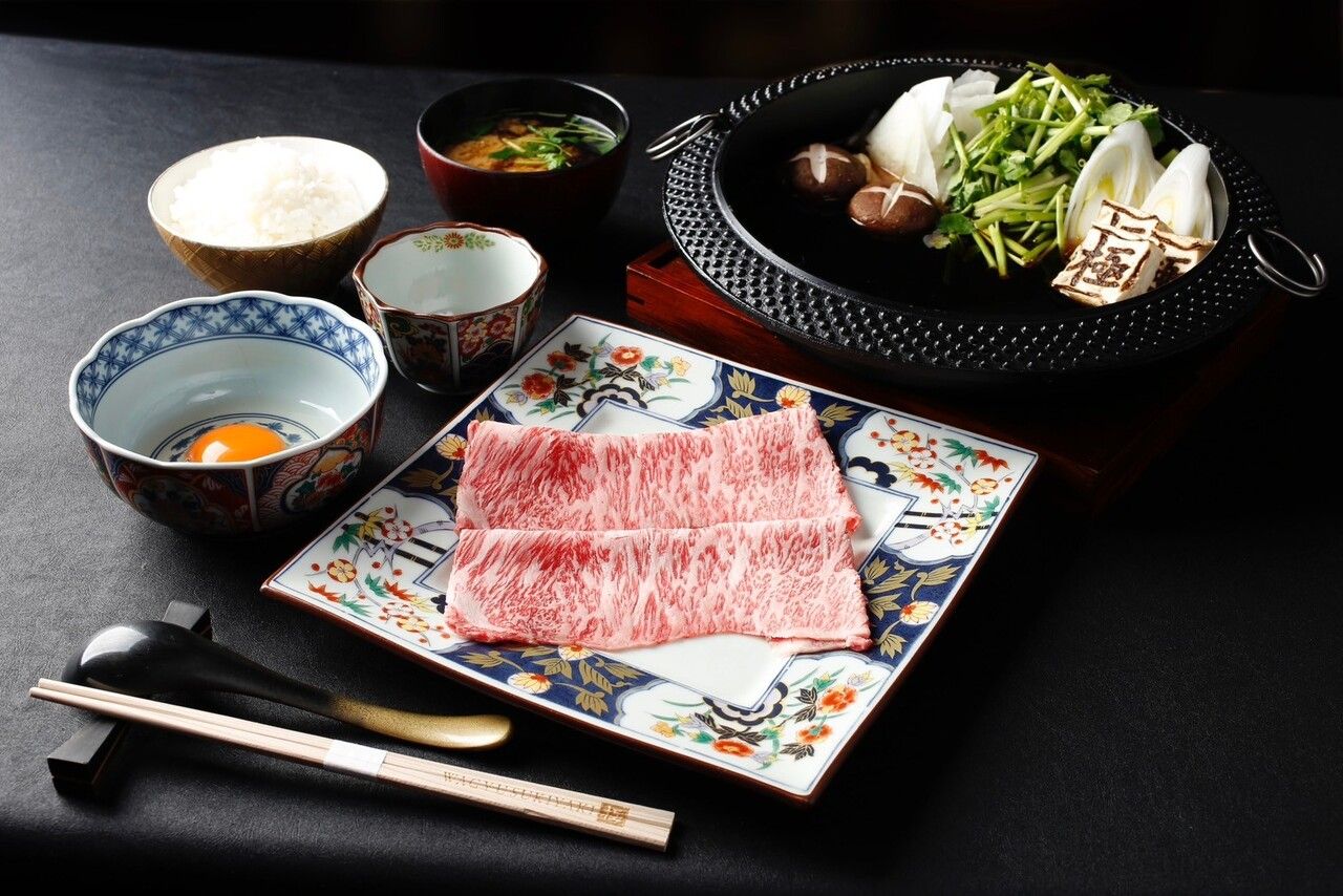ชุดเนื้อวากิว A5 ในประเทศ 100g
