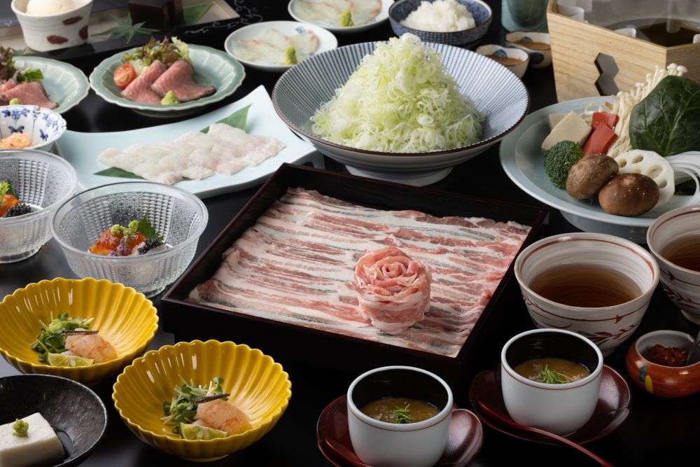 12/1 onwards: Lunch – “Carefully Selected Pork” Dashi-Shabu Kaiseki at “Kyō”