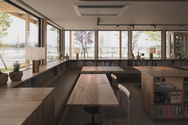 Table seats