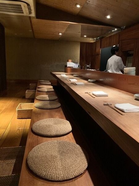 Counter seats