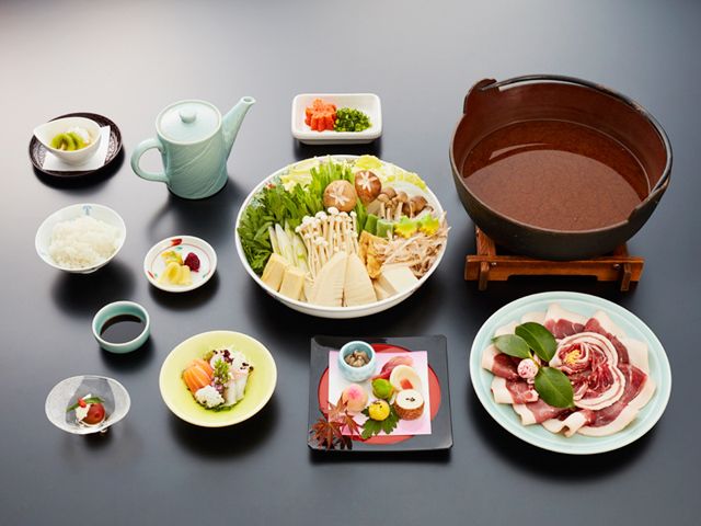 本格いろりぼたん鍋（昼・夜ご利用可能）