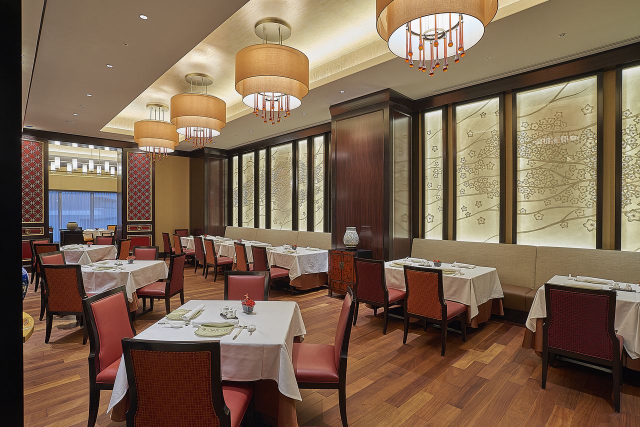 We accept table reservations.