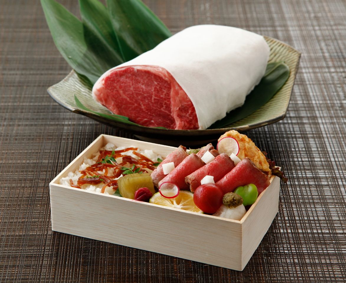 【お持ち帰り】おおいた和牛・とり天折詰