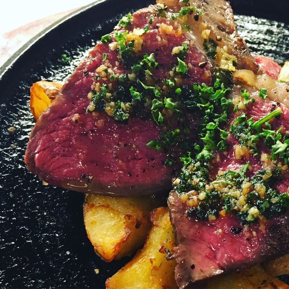 Casual lunch course where you can choose your main dish and dessert!