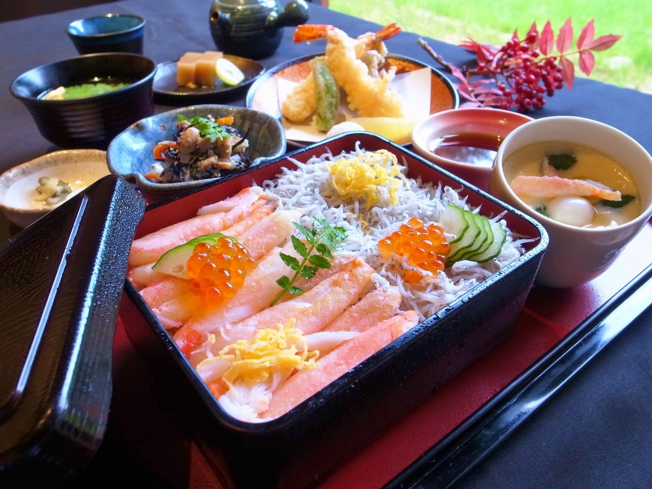 【期間限定ランチ】蟹と釜揚げしらす重御膳