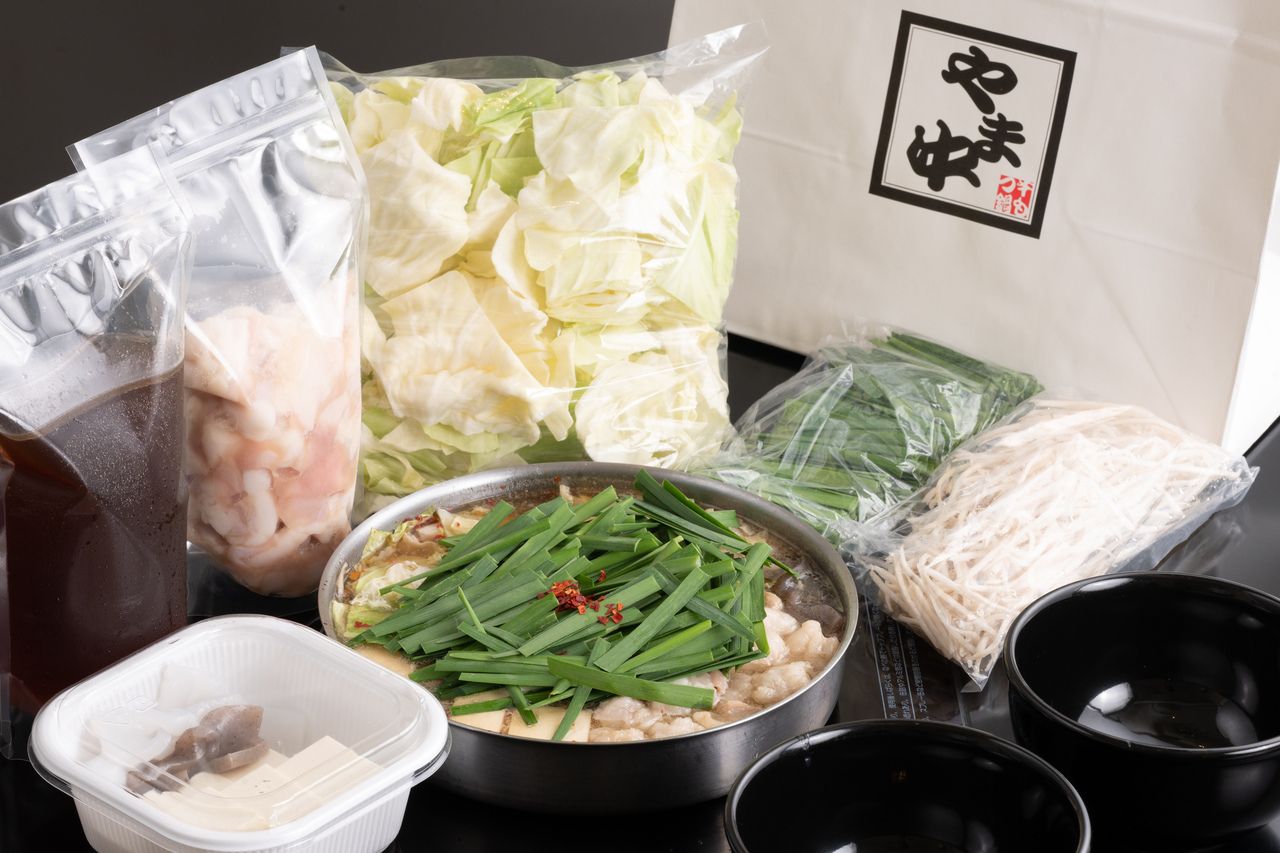 [Takeaway] Motsunabe set, soy sauce flavor (offal + soup + vegetables)