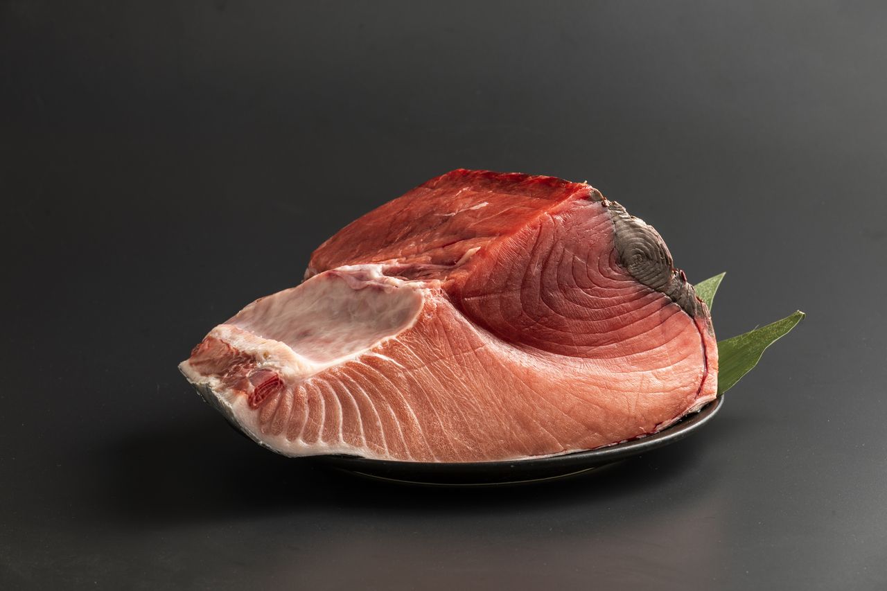 <Dinner course> Tuna and seasonal Japanese cuisine course (for 2 or more people) 9,350 yen *Only courses are available on the second floor.