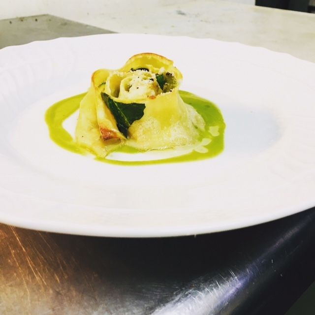 【晚餐】◆特制全套套餐◆来自静冈烧津的各类海鲜，烤岛根和牛A5瘦肉，搭配上等的烩饭，特制全套搭配特制黑松露意式奶冻