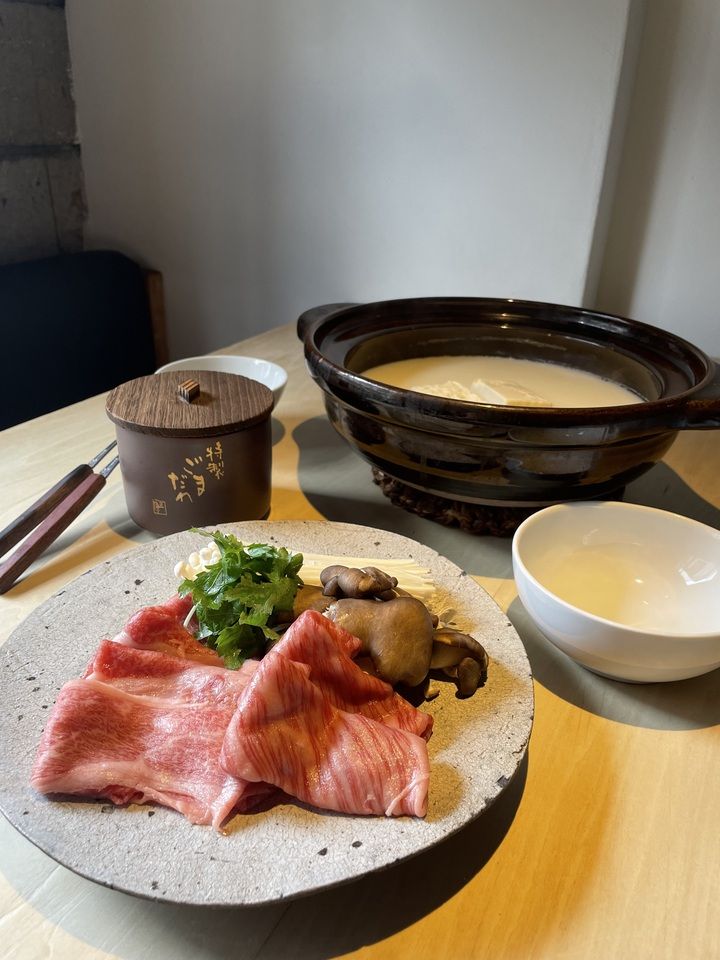 [Mihara Tofu Shop] Saga beef and soy milk hotpot course
