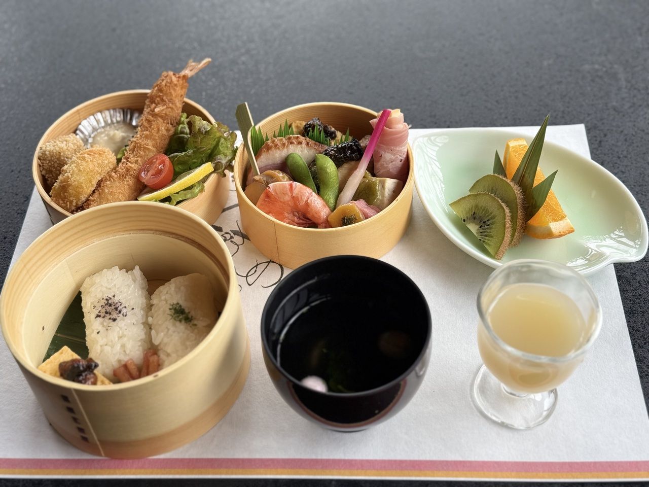 月弁当 (3歳以上のお子様向け)