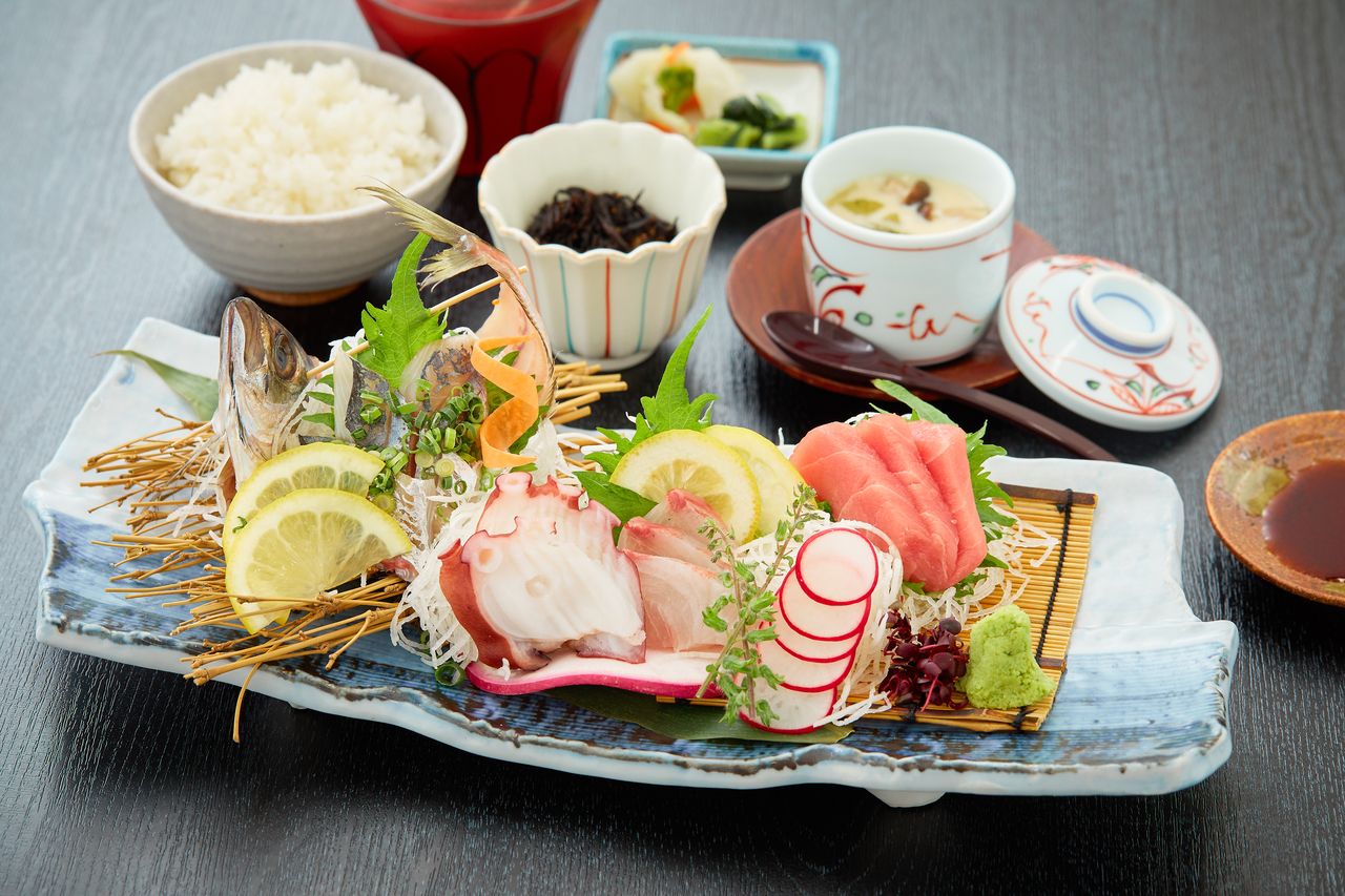 Menu composé de 5 sortes de sashimis spécialement sélectionnés